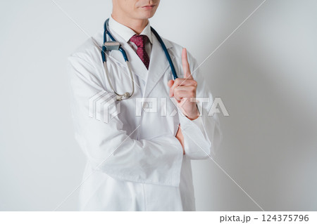 信頼と安心を届ける医師 信頼と安心を届ける医師 124375796