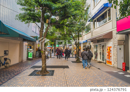 静岡市にある新静岡セノバとけやきプラザ周辺の都市風景(静岡県) 静岡市にある新静岡セノバとけやきプラザ周辺の都市風景(静岡県) 124376791