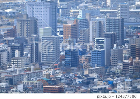 広島市の街並み（黄金山頂上からの風景） 124377586