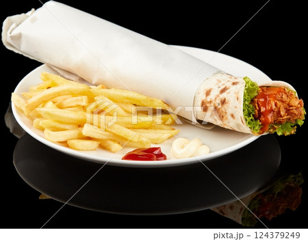 Golden Fried Halal Chicken with Aromatic Spices 124379249