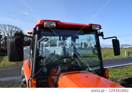 農業機械 トラクター 124381662