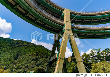 静岡県　河津町　河津七滝ループ橋 124382231