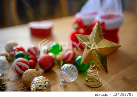 クリスマスの飾りつけ雑貨 124382795