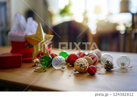 クリスマスの飾りつけ雑貨 124382812
