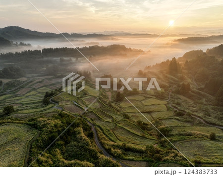 棚田の朝風景 棚田の朝風景 124383733