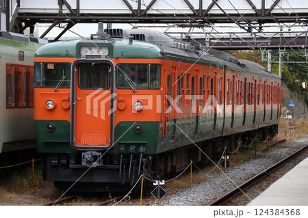 しなの鉄道115系電車（湘南色編成：軽井沢⇔長野） 124384368