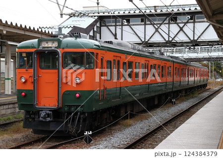 しなの鉄道115系電車（湘南色編成：軽井沢⇔長野） 124384379