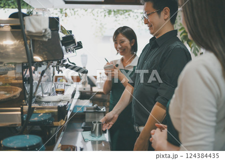 coffee shop coffee shop 124384435