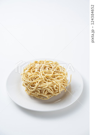 かた焼きそばの麺　太麺 124384652