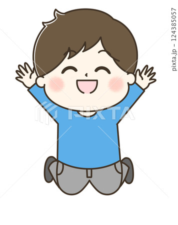 万歳してジャンプする笑顔の男の子の全身ゆるかわイラスト 124385057