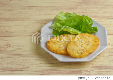 ハッシュドポテトチーズ焼き ハッシュドポテトチーズ焼き 124385612