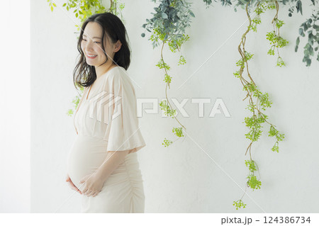 妊婦 マタニティフォト 妊婦 マタニティフォト 124386734
