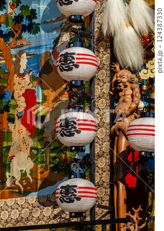 春の高山祭り 屋台曳き揃えと御巡幸 飛騨高山 4月 春の高山祭り 屋台曳き揃えと御巡幸 飛騨高山 4月 124387330