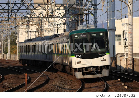 【京阪】7200系 快速急行(京阪本線:大和田駅) 【京阪】7200系 快速急行(京阪本線:大和田駅) 124387332