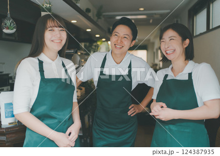 coffee shop 124387935