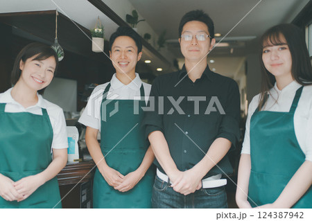 coffee shop 124387942