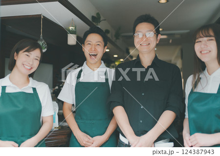 coffee shop 124387943