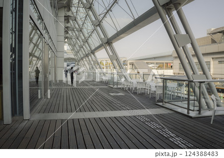 有明 TFTビル デッキ通路 景色 有明 TFTビル デッキ通路 景色 124388483