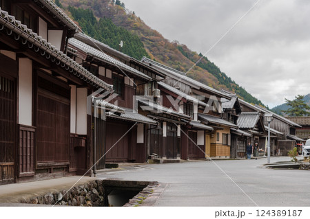 【若狭鯖街道の熊川宿】 【若狭鯖街道の熊川宿】 124389187