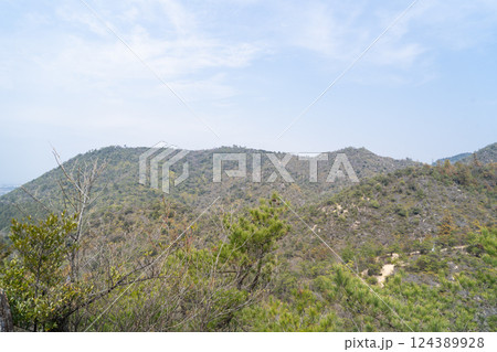 三上山（近江富士）の縦走路から見た妙光寺山 124389928