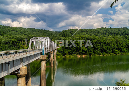 飛騨高山　荘川　御母衣ダム　夏　7月 124390086