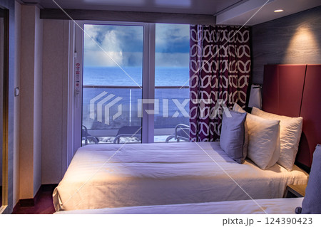 クルーズ 124390423