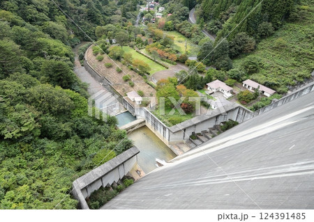 四万川ダム　四万湖 124391485