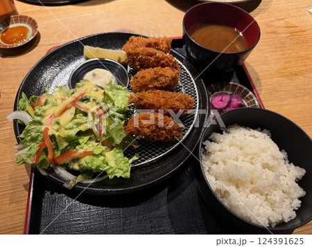 伊勢志摩で食べた美味しいかきフライ定食 伊勢志摩で食べた美味しいかきフライ定食 124391625