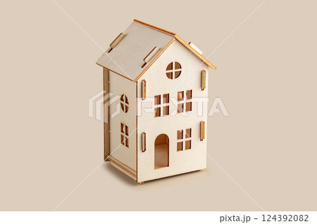 Wooden house 124392082