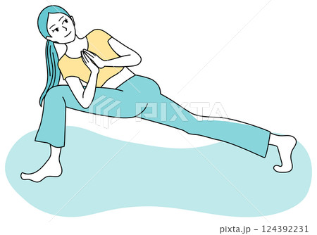 ヨガのプレイヤーズツイストのポーズをする女性 ヨガのプレイヤーズツイストのポーズをする女性 124392231