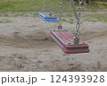 赤いブランコ 124393928