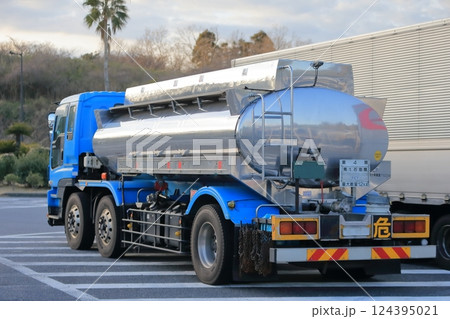 タンクローリー タンクローリー 124395021