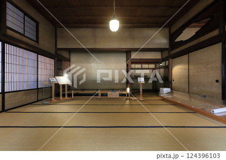 旧岩崎邸庭園の和館の大広間 124396103