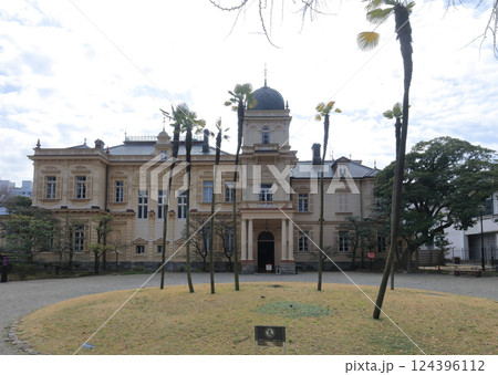 旧岩崎邸庭園の洋館の正面玄関のある北面 旧岩崎邸庭園の洋館の正面玄関のある北面 124396112