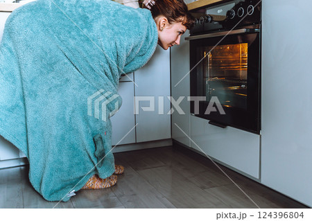 home cooking dinner 124396804