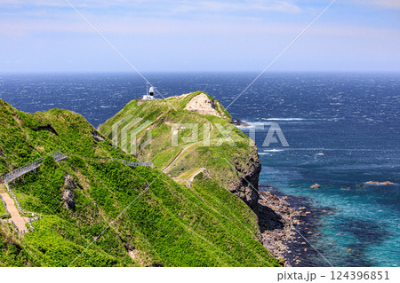 北海道積丹町、神威岬展望台からの眺め【5月】 北海道積丹町、神威岬展望台からの眺め【5月】 124396851