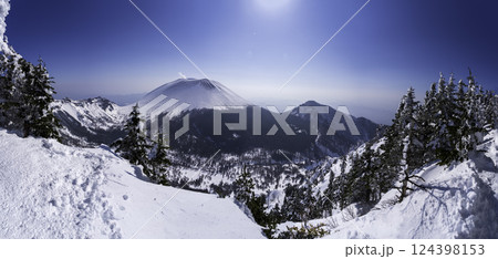 春の浅間山外輪山スノーハイク 124398153