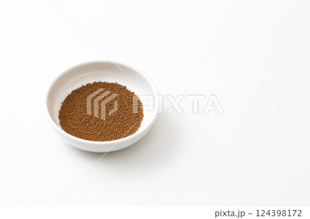 白背景に葛根湯 124398172