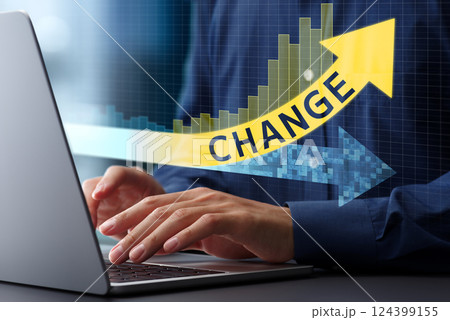 ビジネスプロセスの変革。イノベーションとソリューションを管理するための戦略。ノートパソコンを使って生 124399155