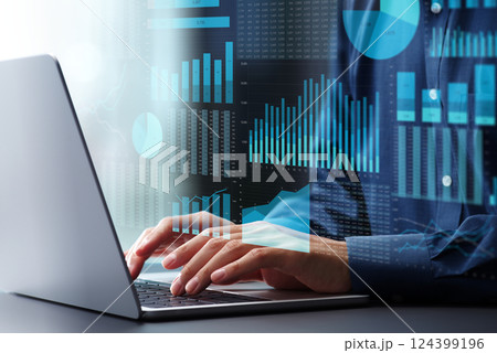 スプレッドシートソフトウェアを使ったビジネスマネジメント分析。財務グラフと表計算。ノートパソコンを使 スプレッドシートソフトウェアを使ったビジネスマネジメント分析。財務グラフと表計算。ノートパソコンを使 124399196