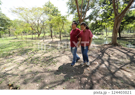 Senior in The Park 124403021