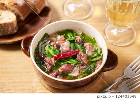 ホタルイカと菜の花のアヒージョ 124403049