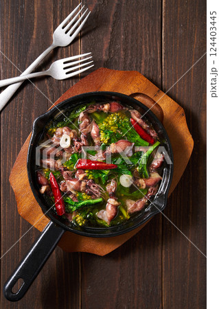 ホタルイカと菜の花のアヒージョ 124403445