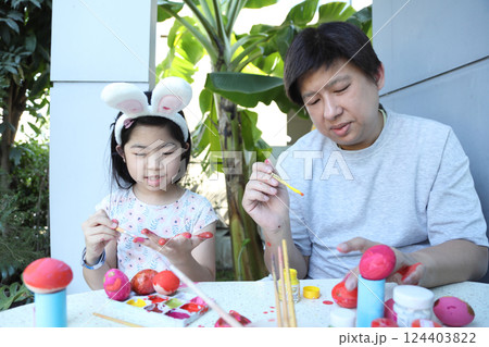 Easter in Asian 124403822