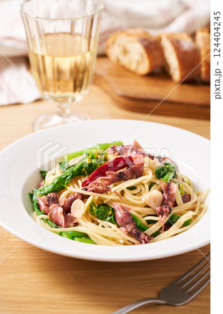 ホタルイカと菜の花のペペロンチーノ 124404245