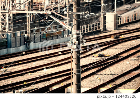 郊外電車の線路 124405526