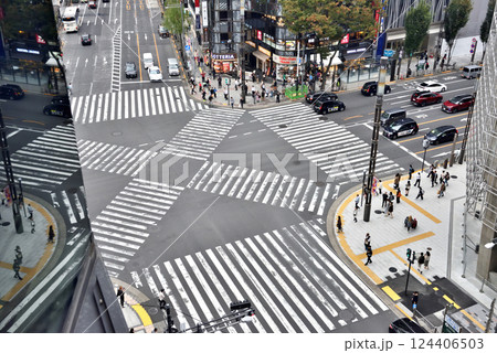 数寄屋橋スクランブル交差点風景 124406503