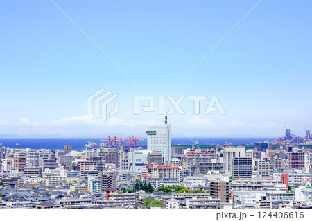 大分市街地と瀬戸内海と中国地方の山並み 124406616