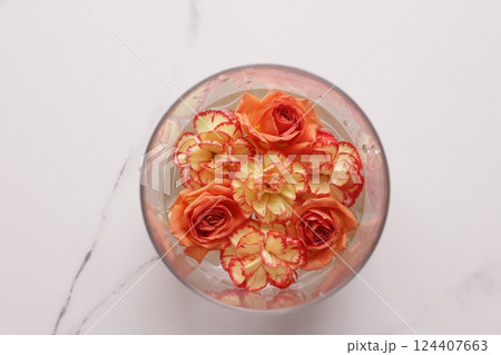 器に浮かぶ花 器に浮かぶ花 124407663