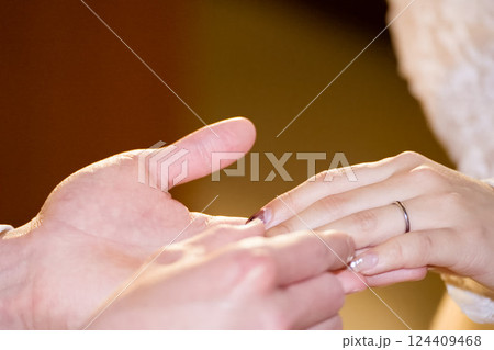結婚指輪交換 124409468